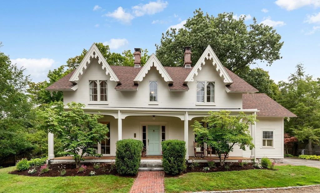 82 Old River Place, Dedham