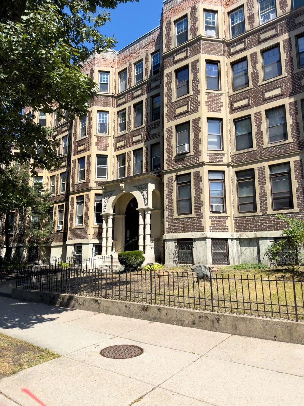 394 Riverway #3, Boston