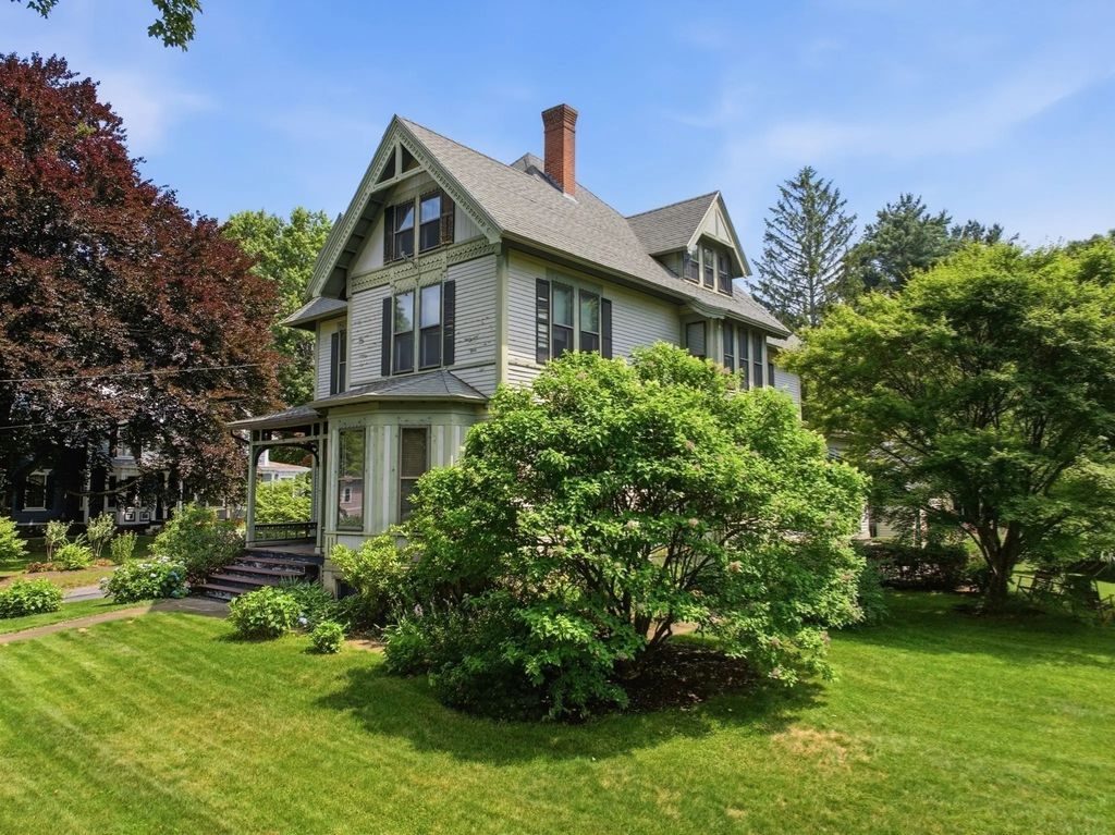 33 Gilbert St, North Brookfield
