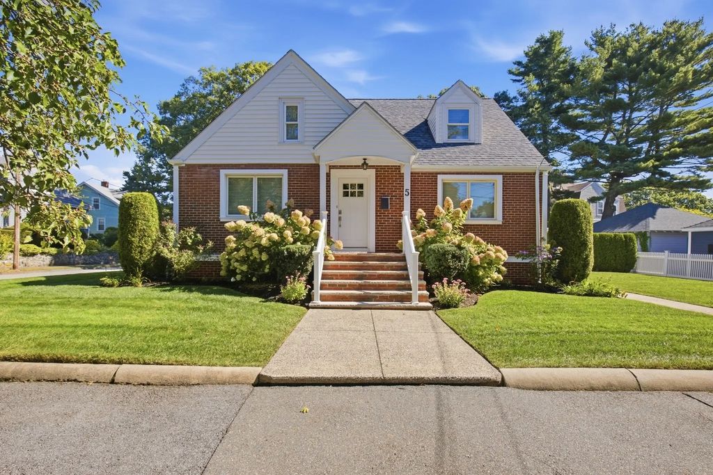 5 Sargent Road, Swampscott