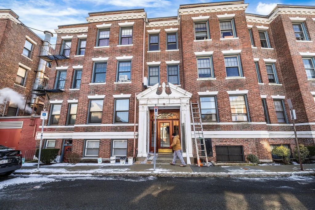 100 Lanark Rd #8, Boston