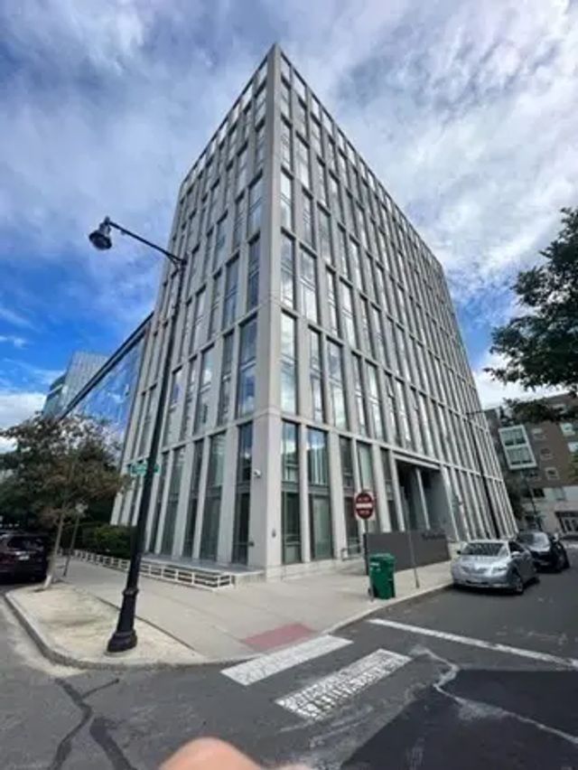 2 Earhart #121, Cambridge