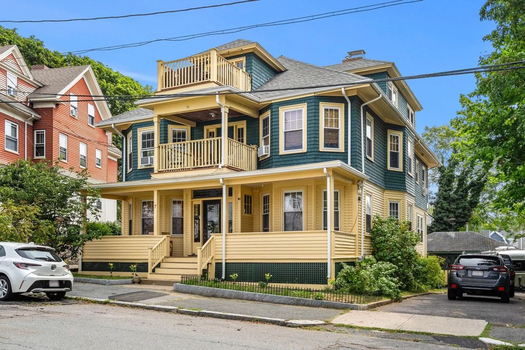 7 Pierce Ave #3, Beverly