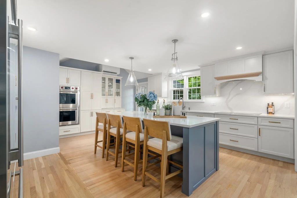 1375 Brush Hill Rd, Milton