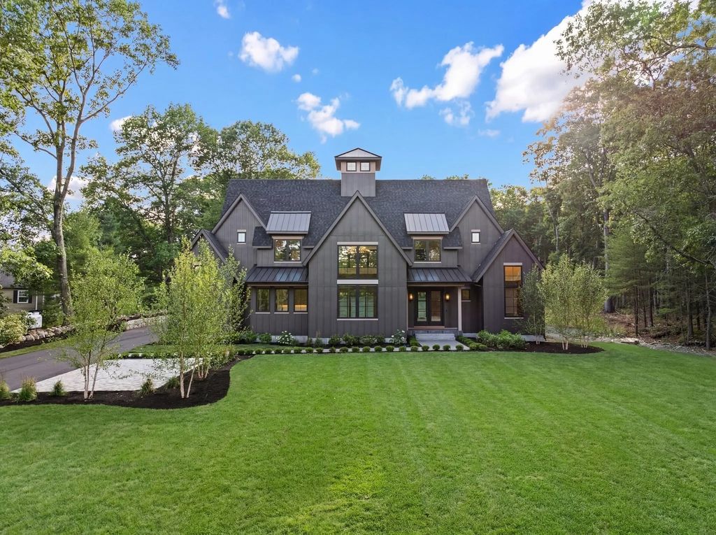 216 Greenwood Rd, Andover
