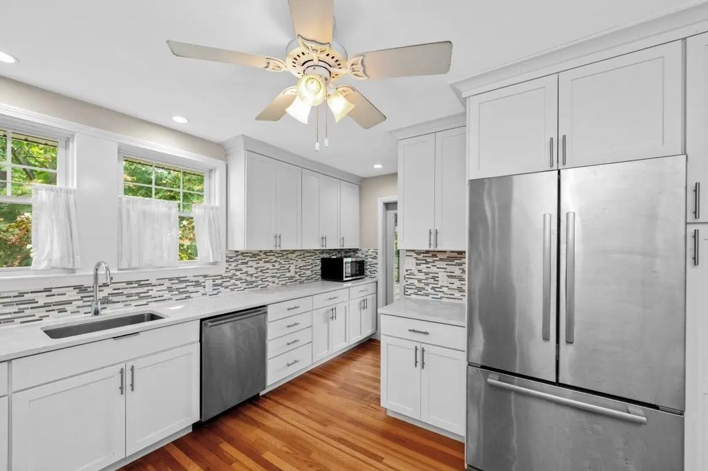 49-51 Harding Ave. #49, Belmont