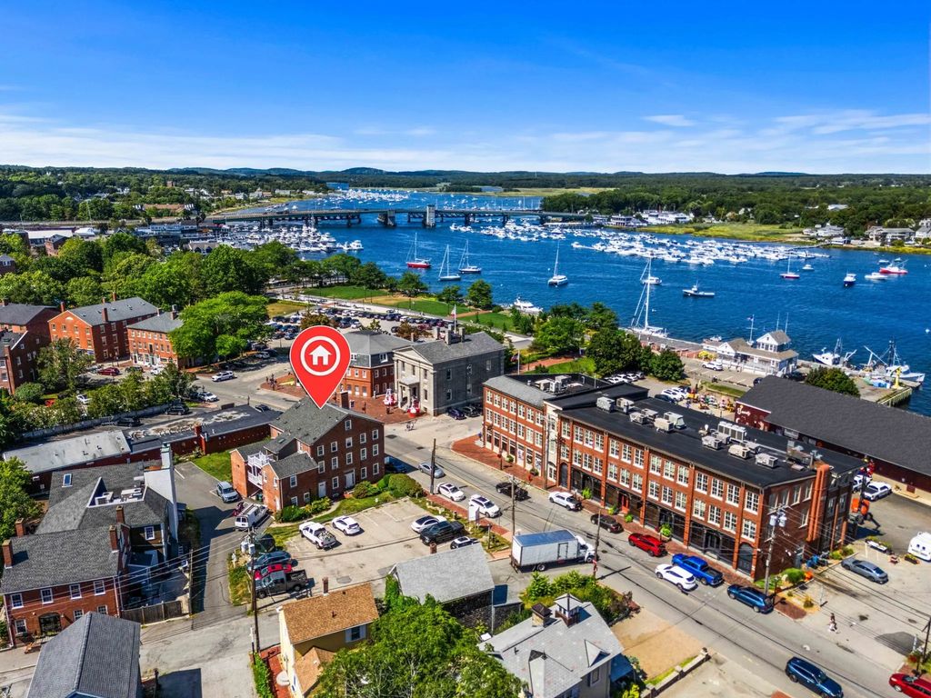 30-32 Water St #2, Newburyport