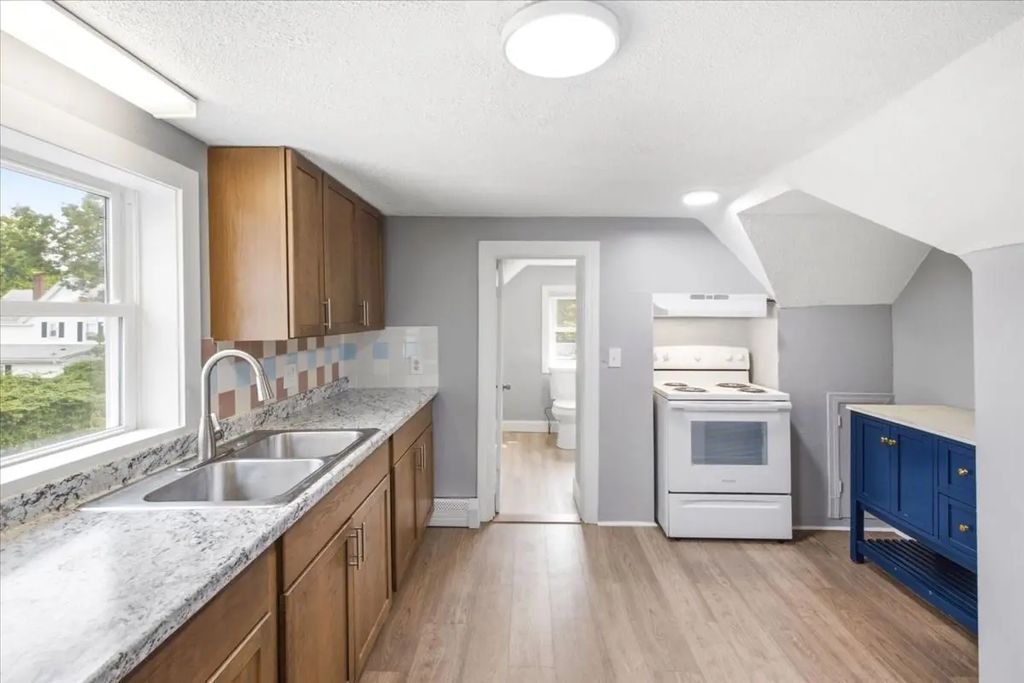84 Atherton St #2, Stoughton
