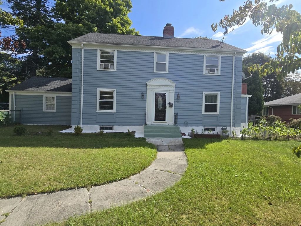 203 Burncoat St, Worcester