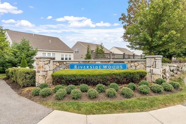 2 Francis Dr #412, Andover