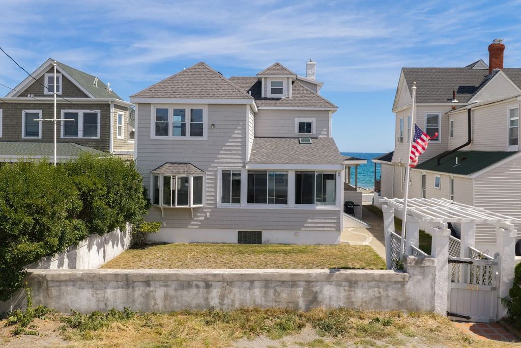 331 Beach Ave, Hull