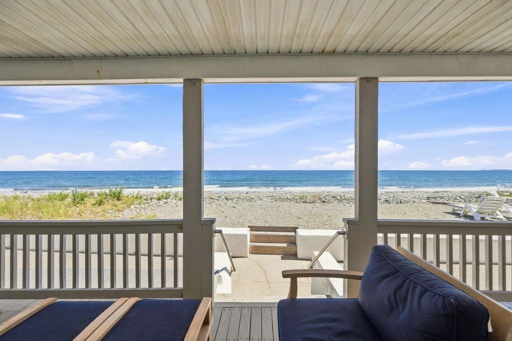 331 Beach Ave, Hull
