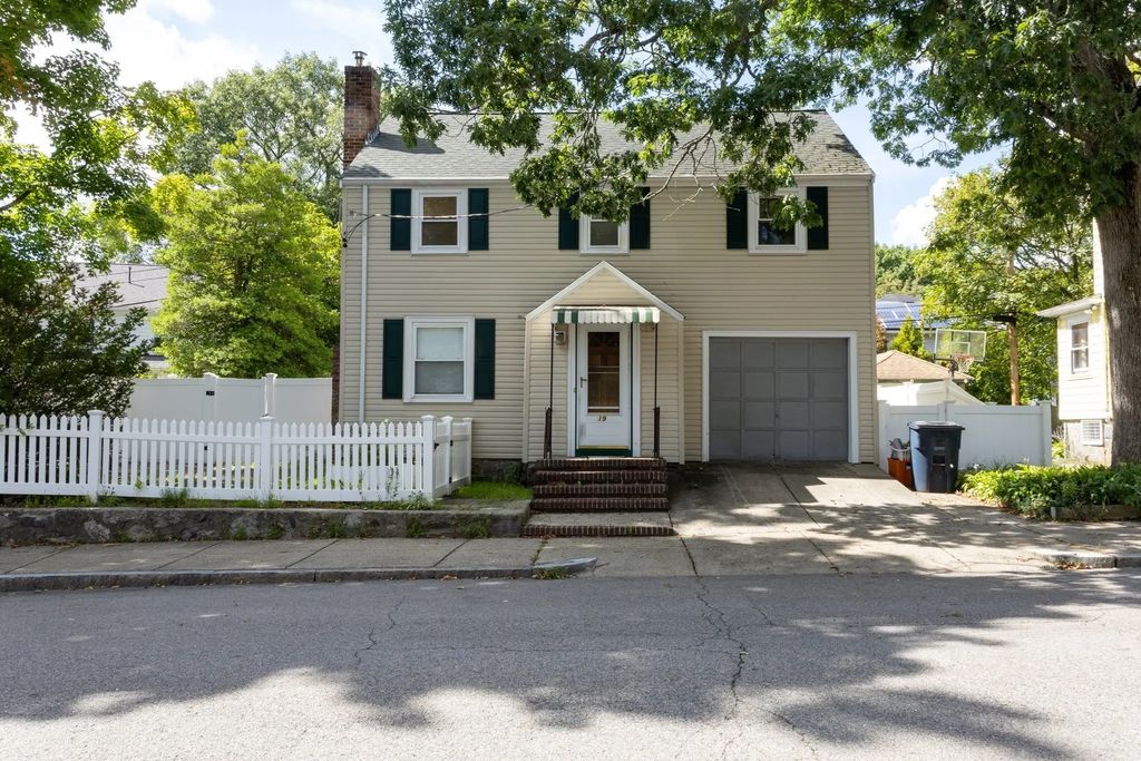 19 Eastland Rd, Boston