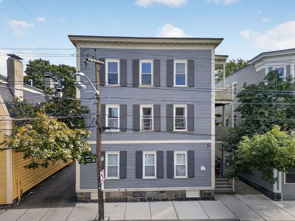 131 Derby St #1r, Salem