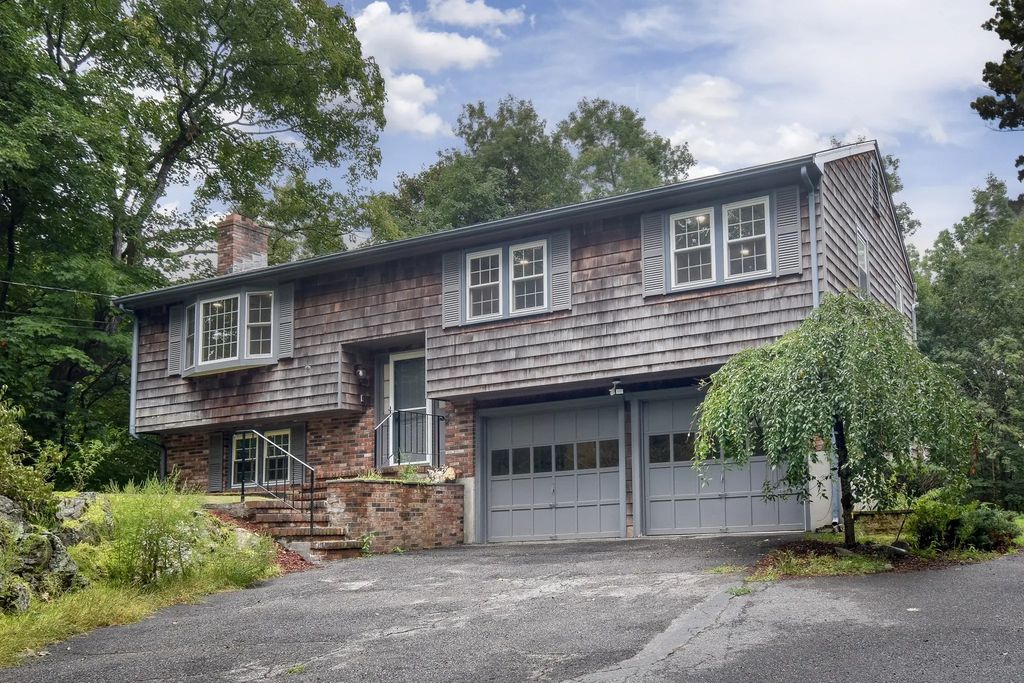 27 Woodland St, Natick