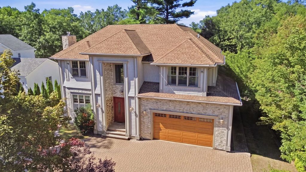 80 High Rock Ter, Newton