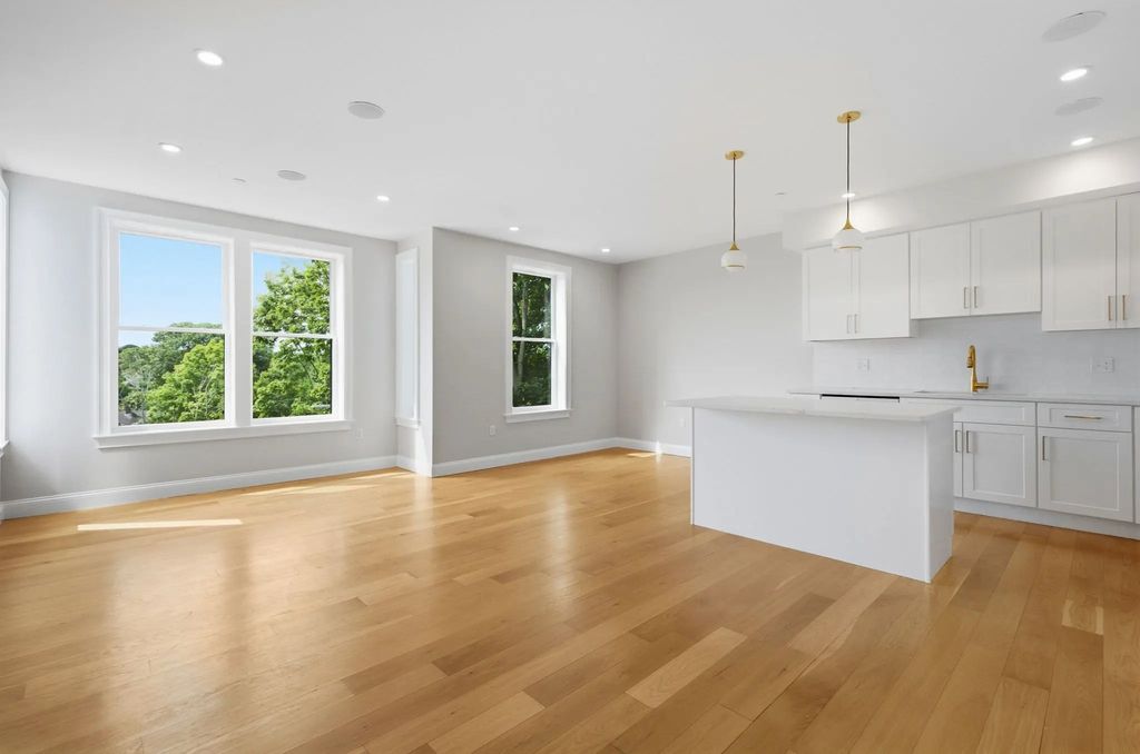 40 Westmoreland St #8, Boston