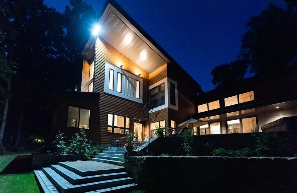 30 Arcadia Rd, Natick