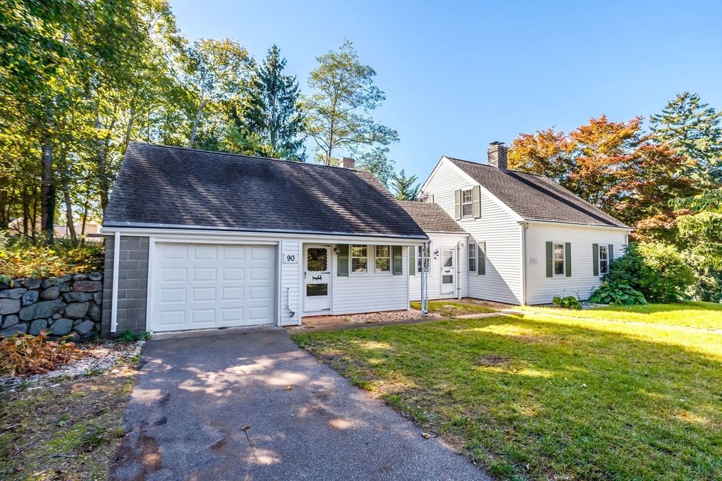 90 Hilltop Dr, Barnstable