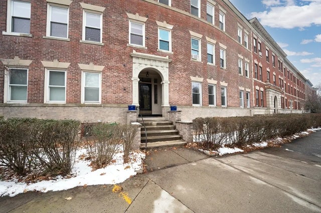 6 Parkway Rd #6, Brookline