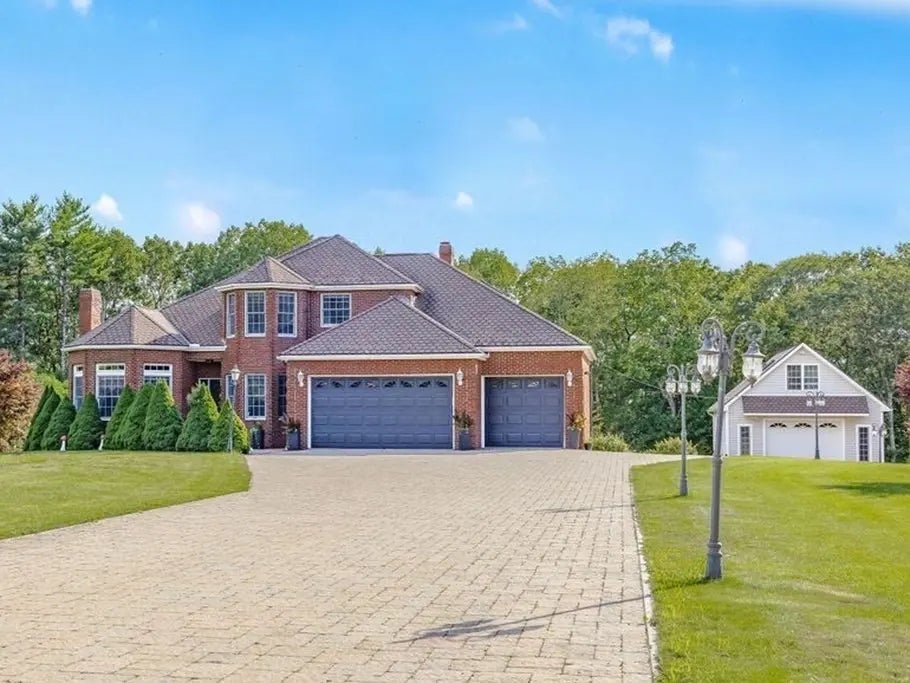 114 Upper Gore Rd, Webster