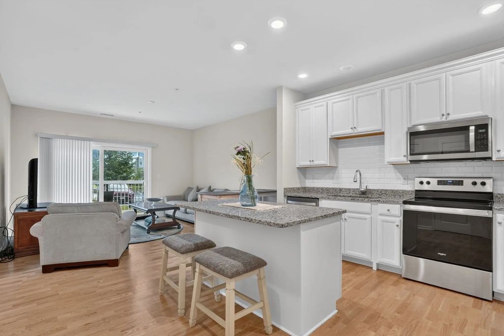 240 Martins Landing #102, North Reading