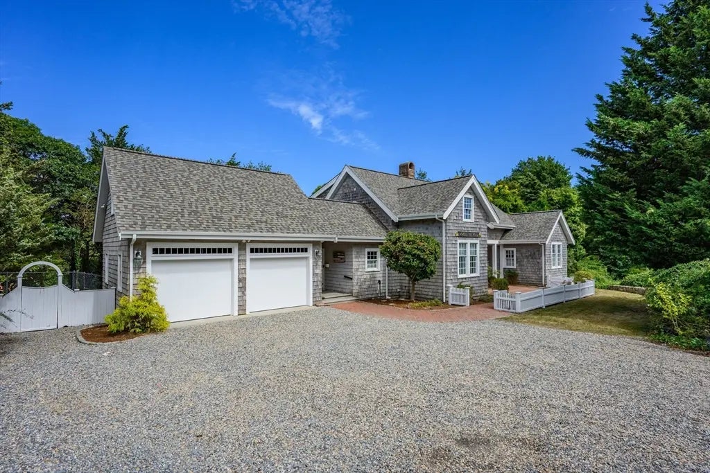 25 Pleasant View Dr, Orleans