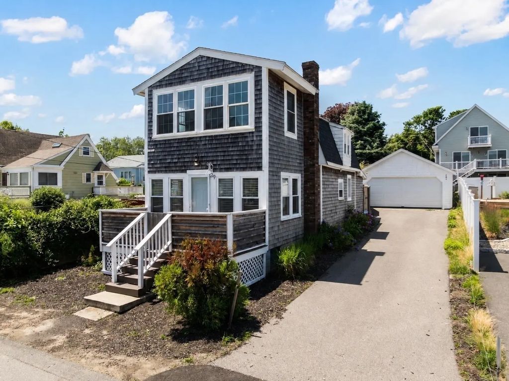 29 Aquidneck Ave, Portsmouth