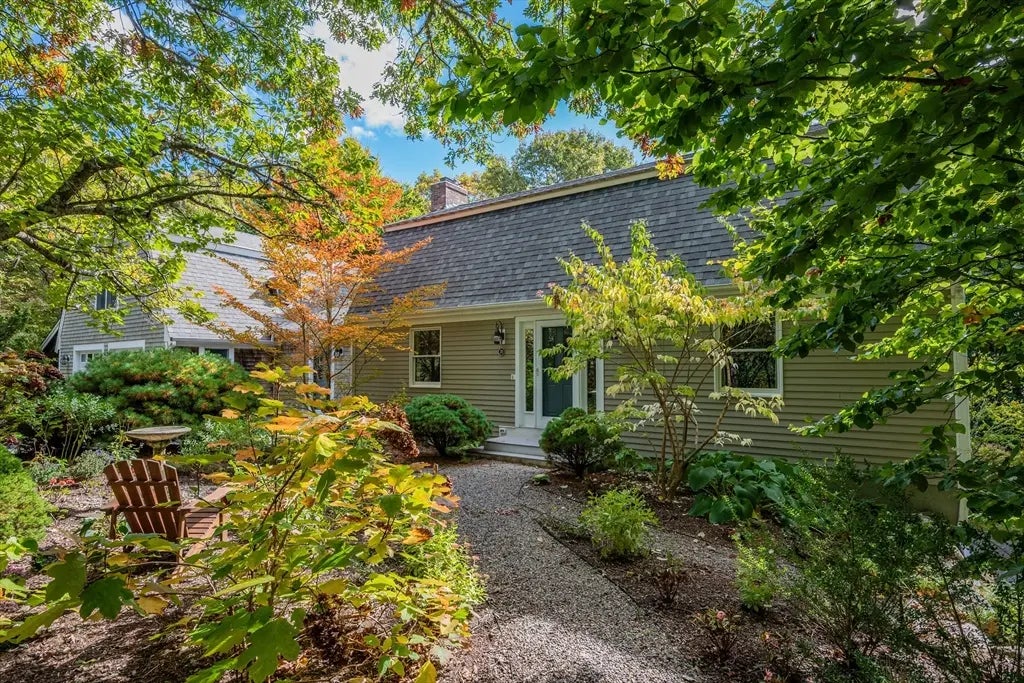 70 Acre Hill Rd, Barnstable