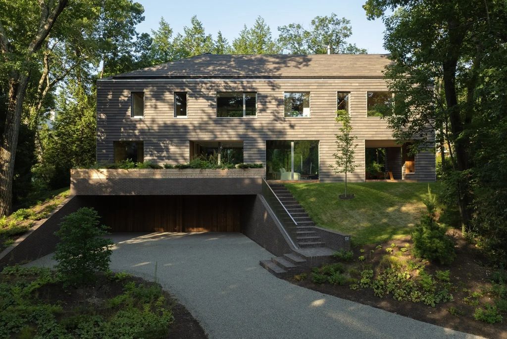 45 White Oak Rd, Wellesley