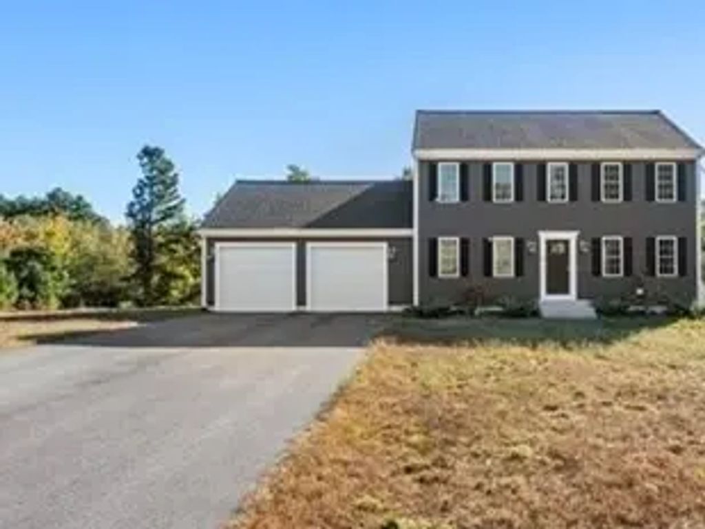 23 Old Center St, Carver