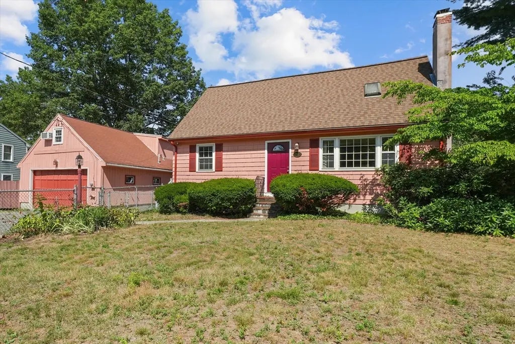 30 Crimson Rd, Billerica