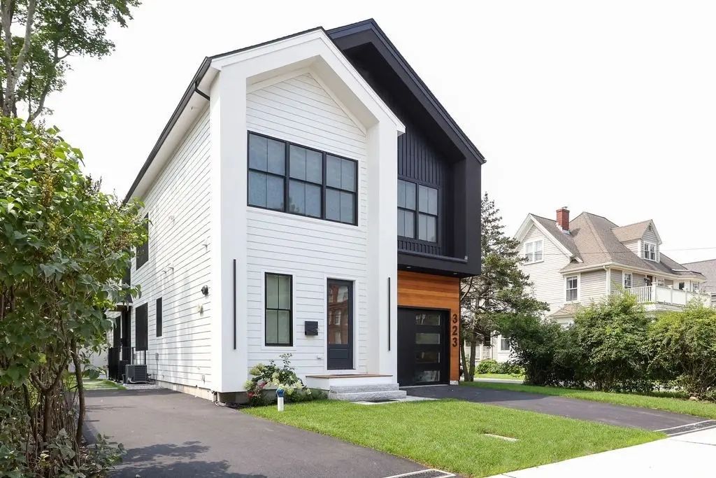323 Nevada #2, Newton