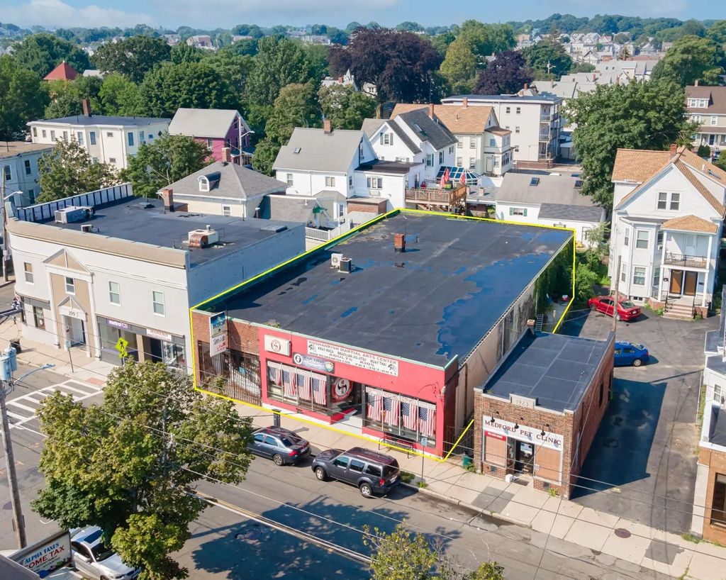 393 Main Street, Medford