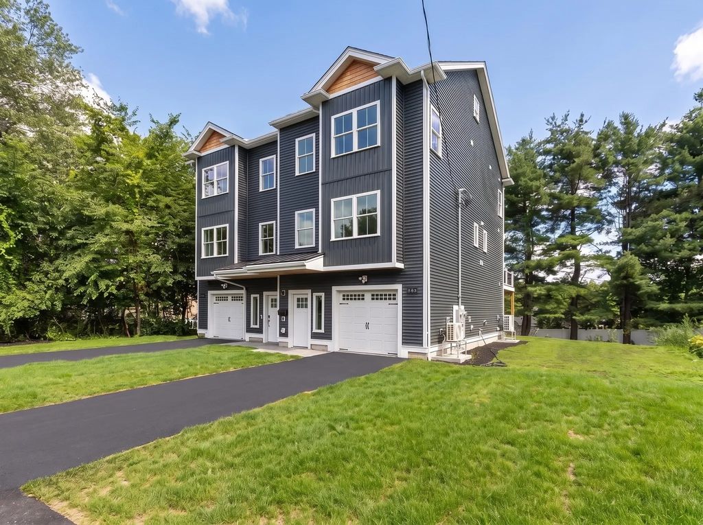 65 Dunstable Rd #a, Chelmsford