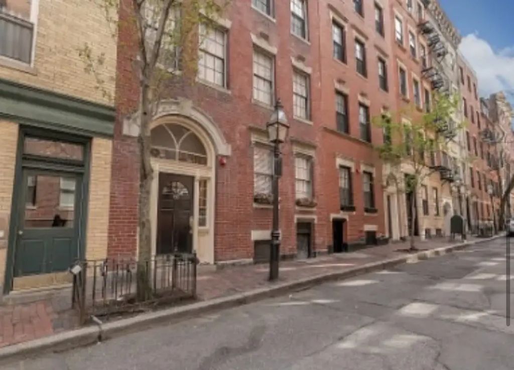 60 Myrtle St #6, Boston