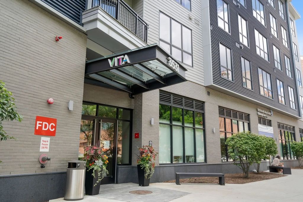 3531 Washington #421, Boston