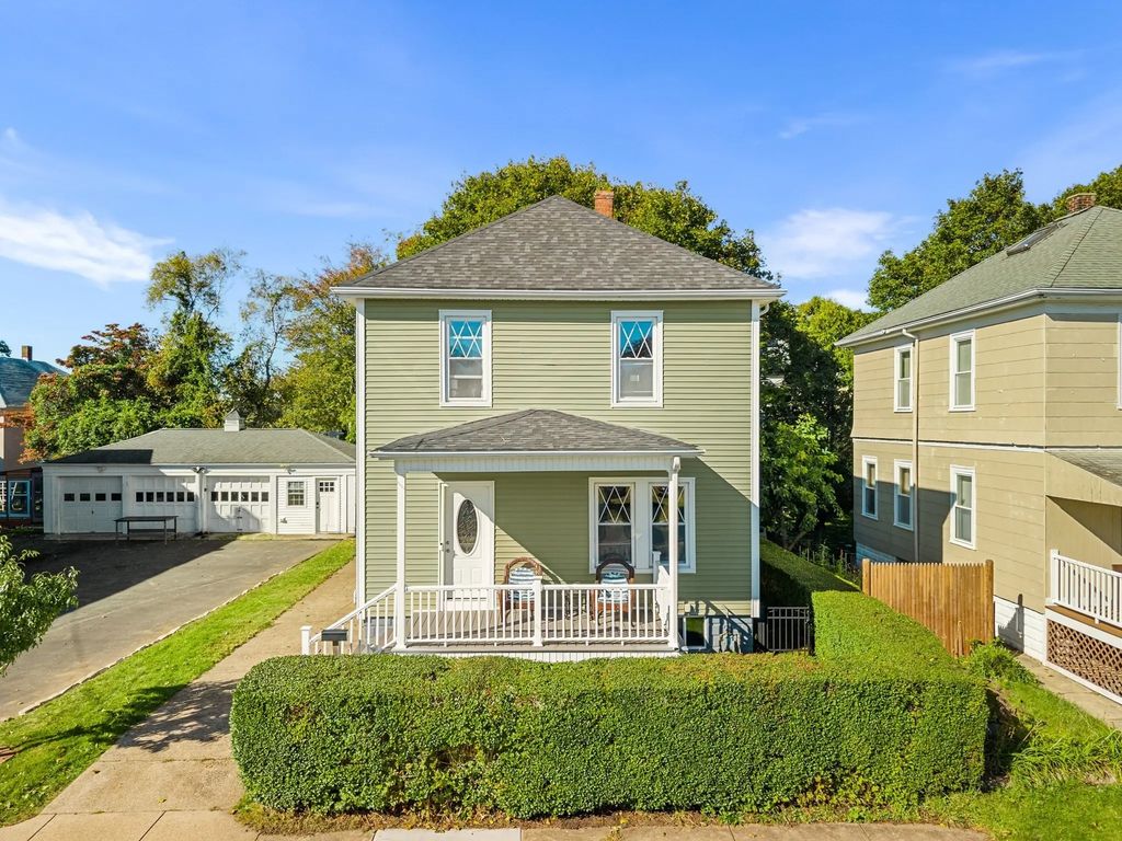 69 Milford St, New Bedford
