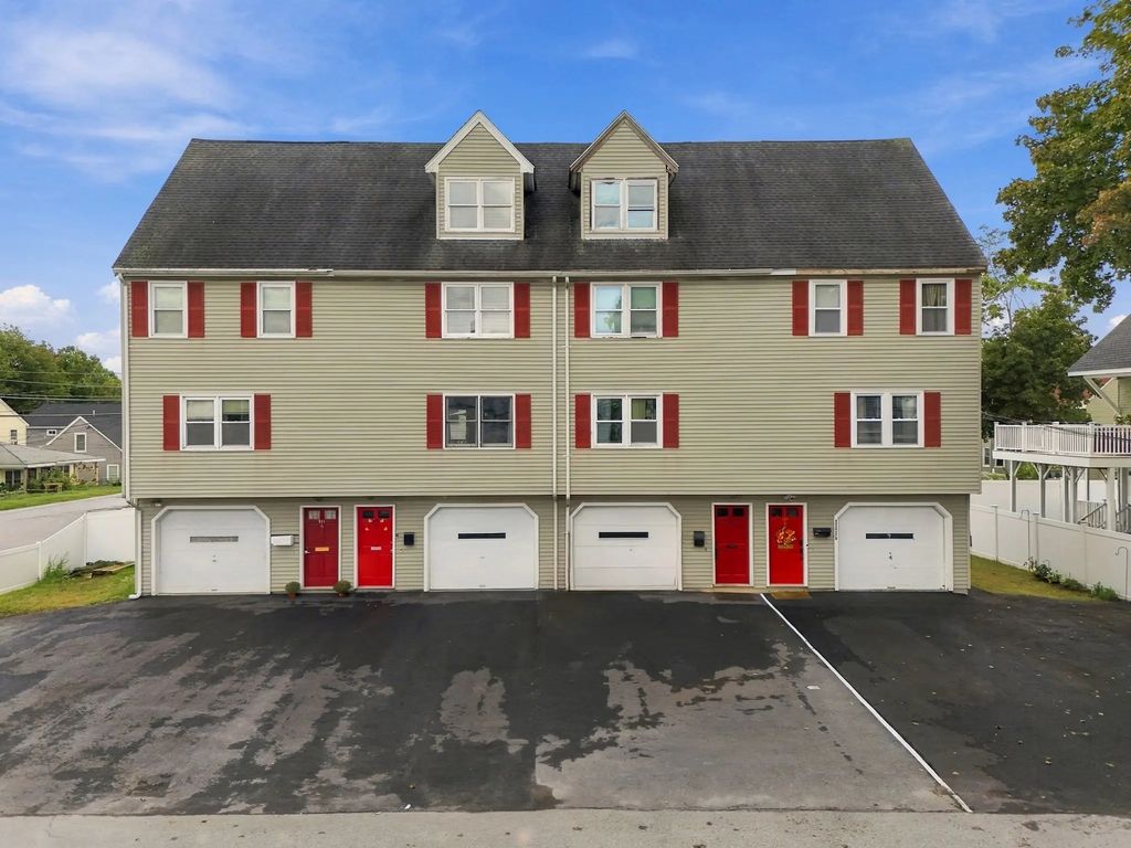 111 Cambridge St #b, Lawrence