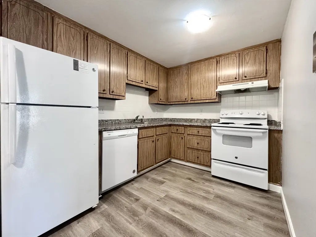 11 Old Colony Ln #1, Arlington