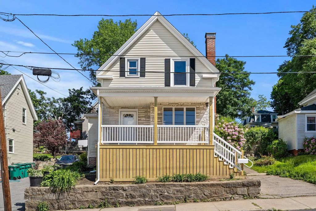 28 Hawthorne St, Lynn