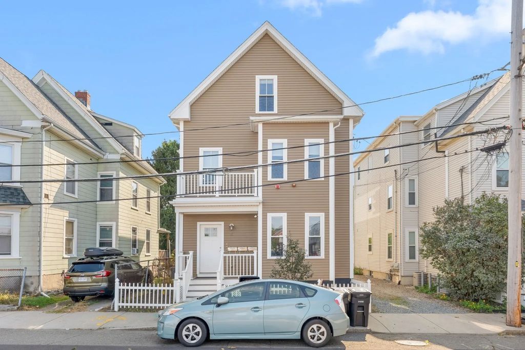 11 Church St. #3, Somerville