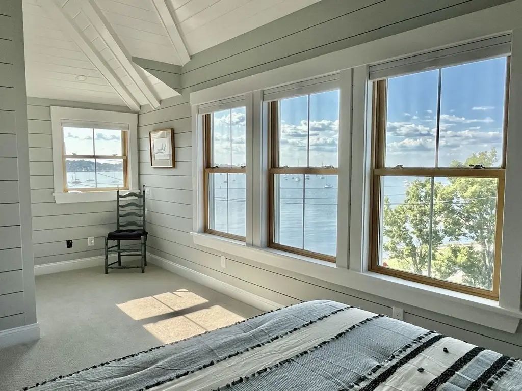 154 Cadish Avenue 10/1-5/31 #2, Hull
