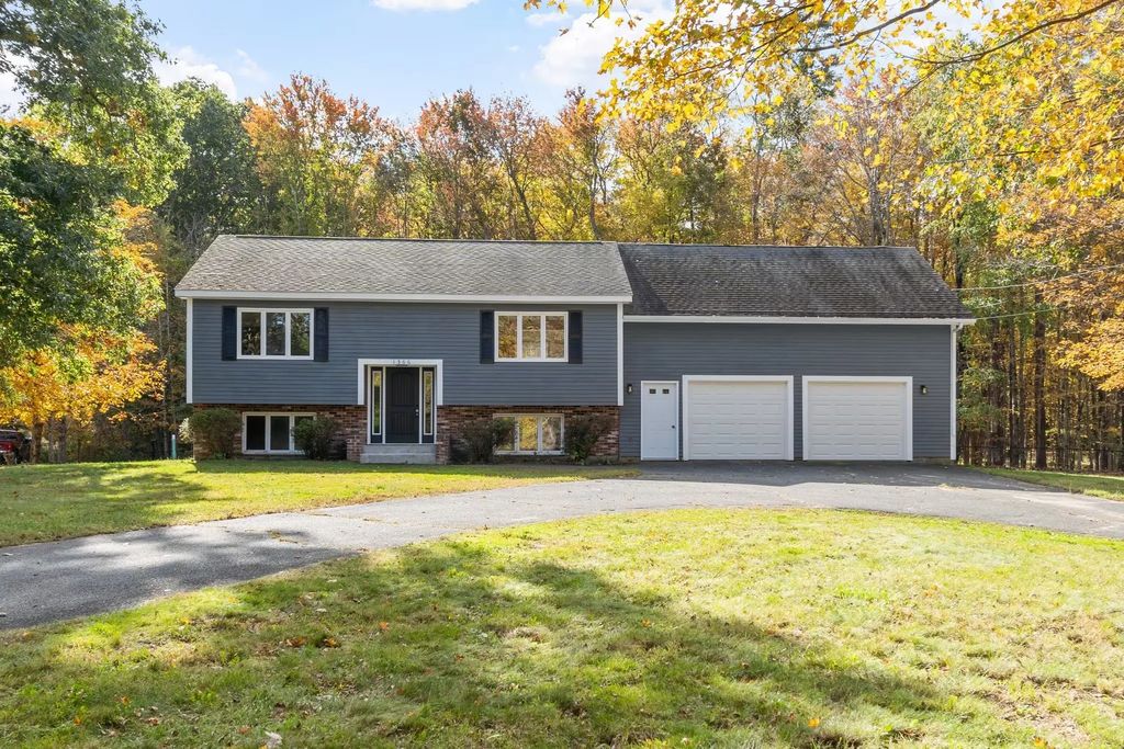 1366 New Sherborn Rd, Athol