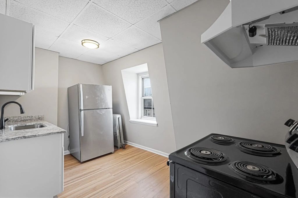 90 Appleton St #18, Lowell