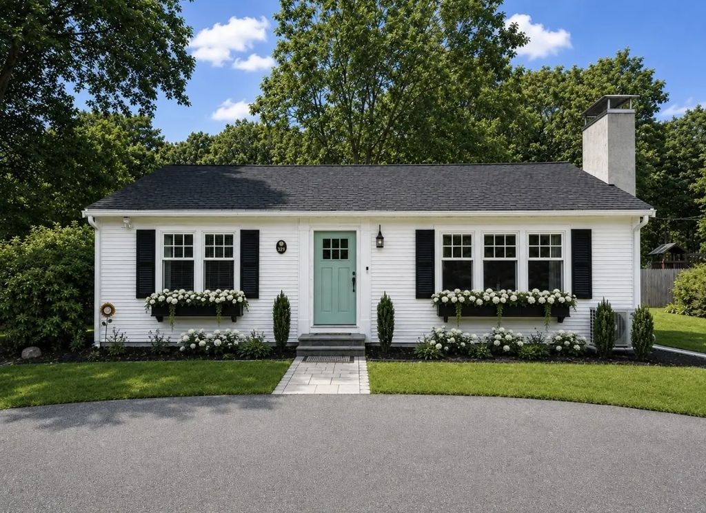 329 Swift Ave, Barnstable