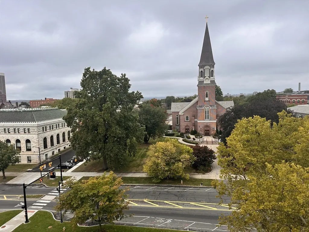 235 State St #409, Springfield