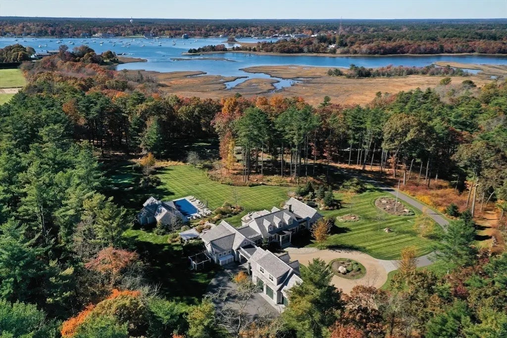 25 Hammetts Cove Rd, Marion