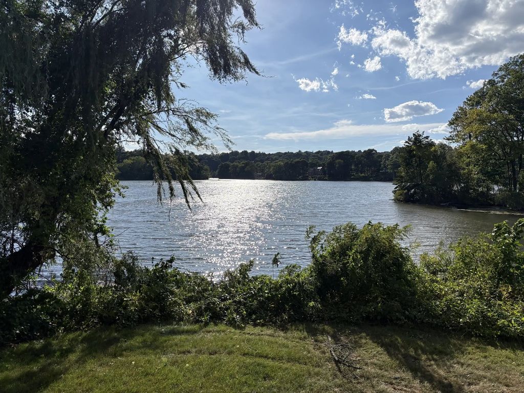 7 Lakeview Terrace, Winchester
