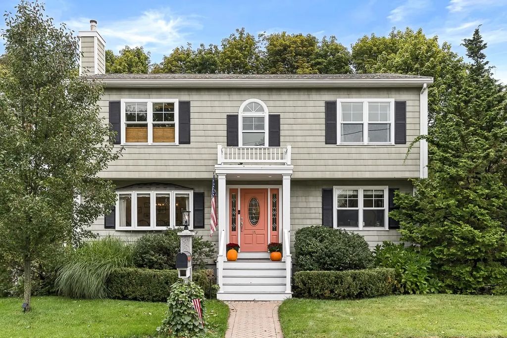 15 Millbrook Rd, Beverly